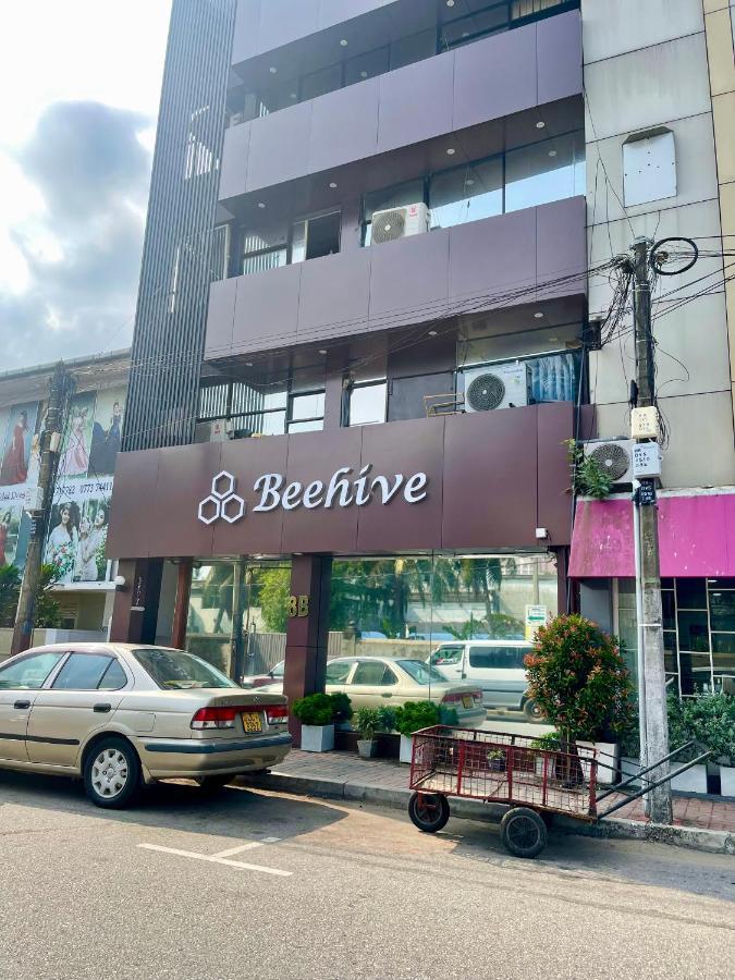 Отель The Beehive Коломбо Экстерьер фото